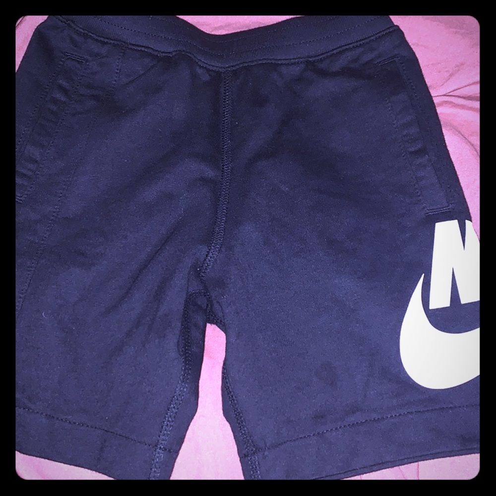 Nike toddlers black and white shorts